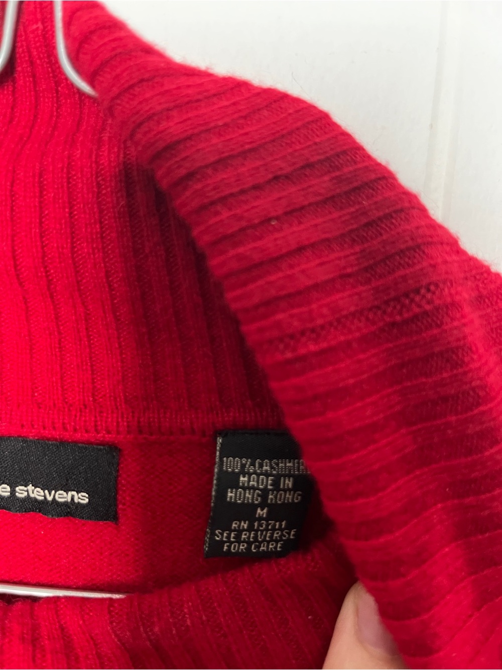 Valerie Stevens 100% Cashmere Red Turtleneck Sweater Size M - Picture 6 of 6